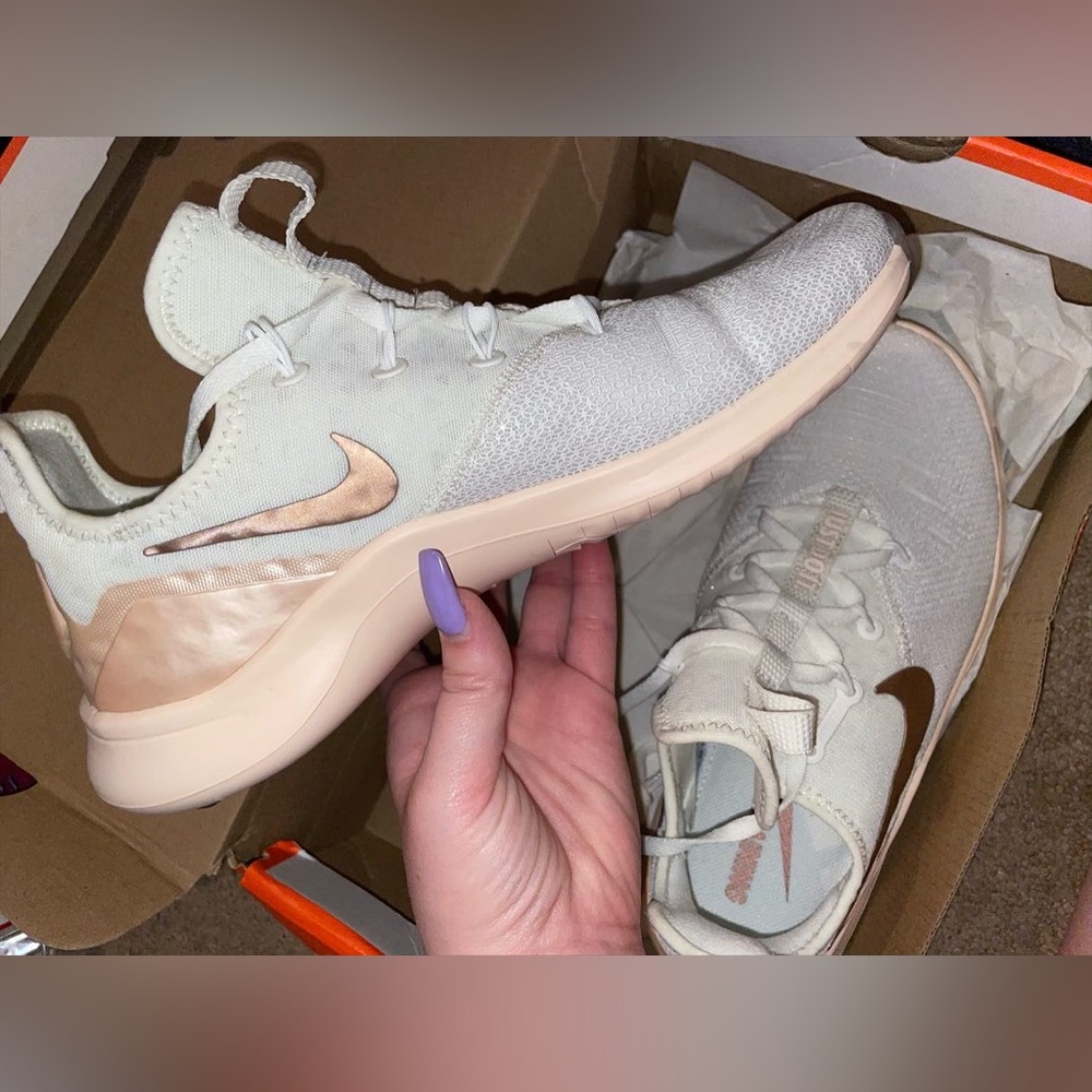 Nike sneakers size 8W